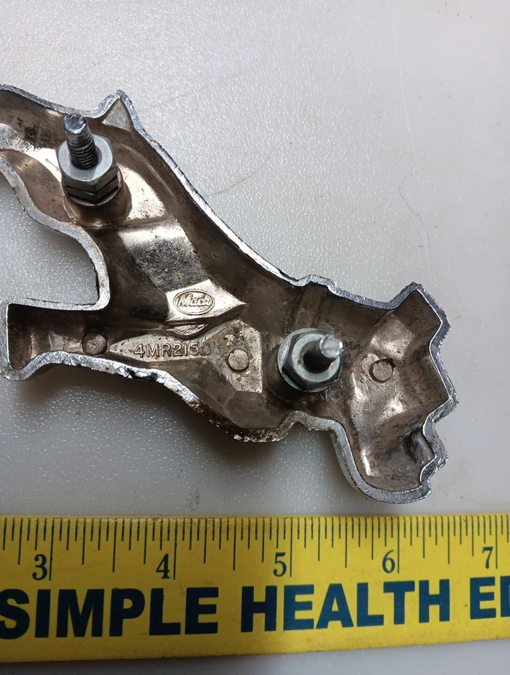 Guardabarros izquierdo Mac Bulldog emblema cromado 4mr2158 Foto 4 de 4