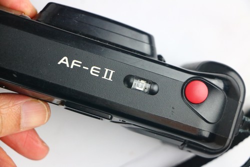 Minolta AF-E II 35mm Film Point and Shoot Camera with Case - Picture 5 of 13