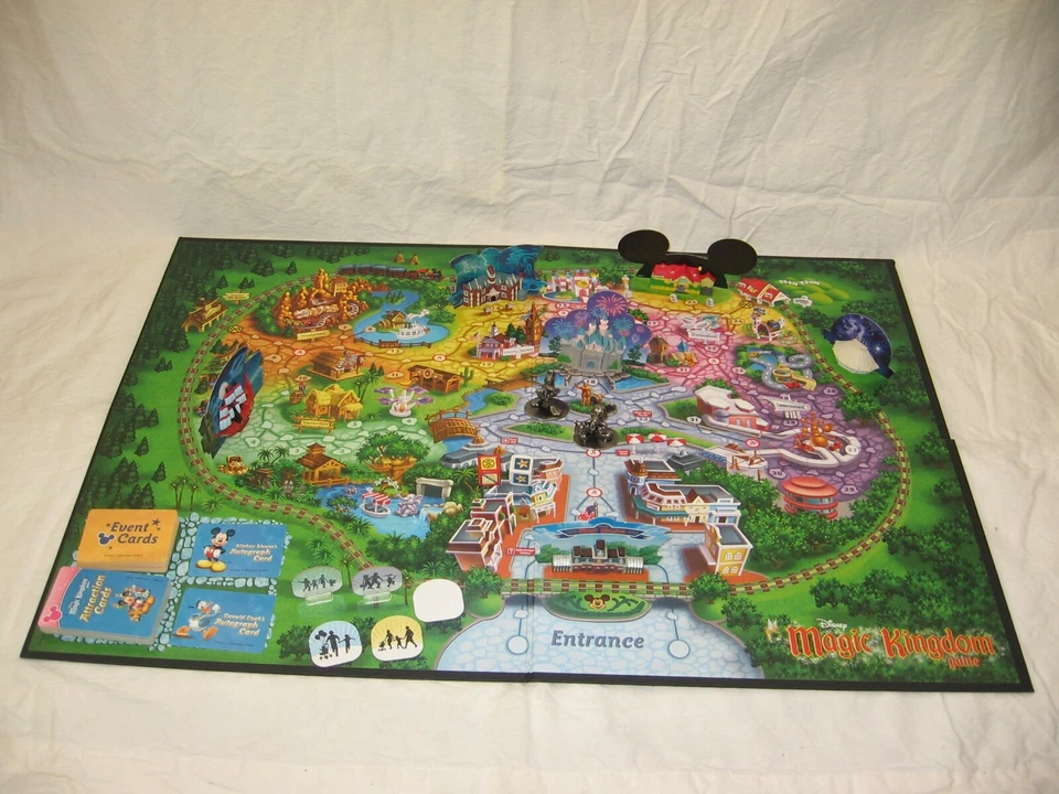 Disney Magic Kingdom 3D Land Board Game Parker Brothers Excellent Condition 2004 - Image 2 of 4