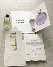Lot CHANEL échantillons + Carte parfumée et miniature cristalle  4 ml