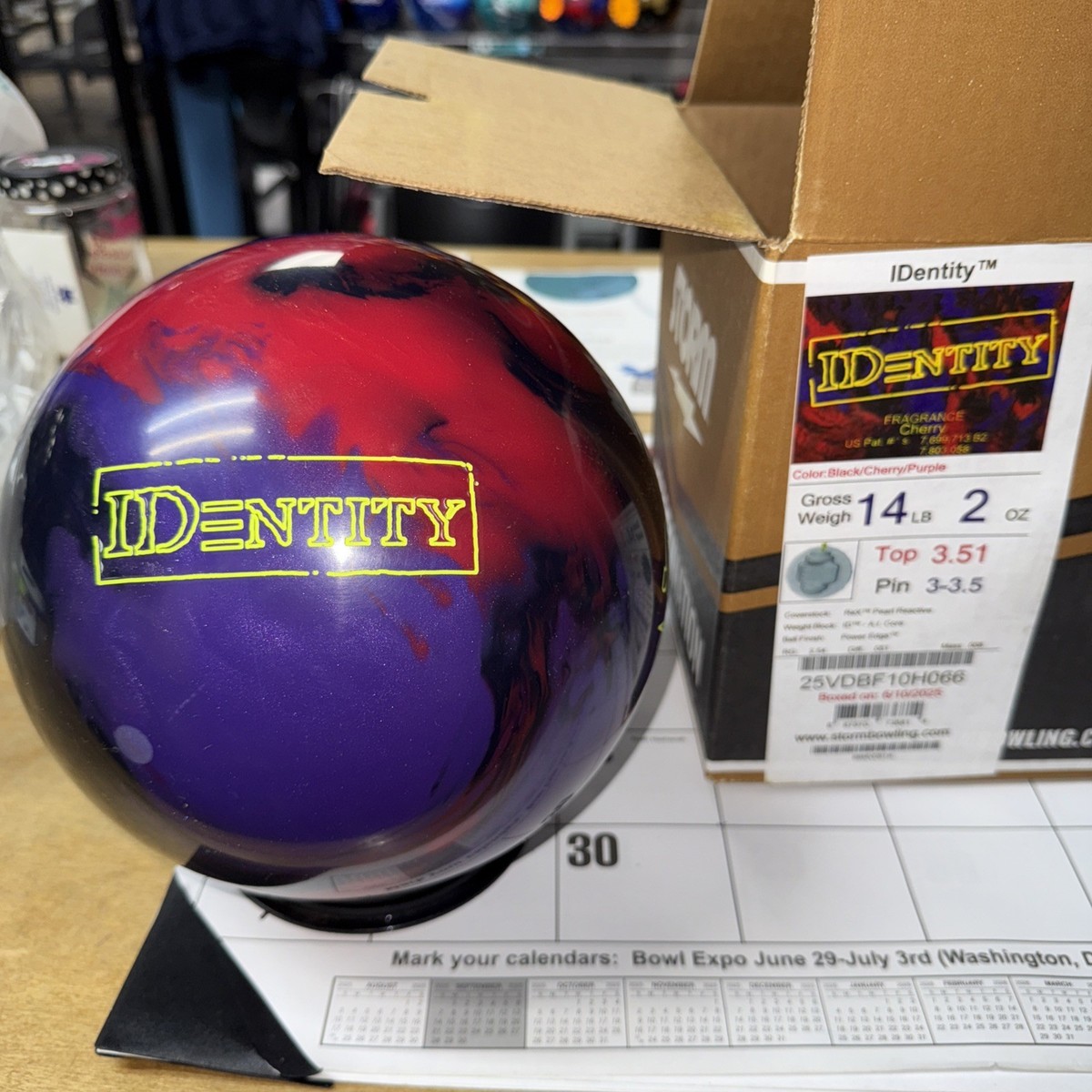 NEW 14 Lb Storm Identity B/C/P LIMITED RELEASE Bowling Ball