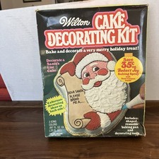 VINTAGE WILTON CAKE DECORATING KIT SANTA CLAUSE UNOPENED 1981