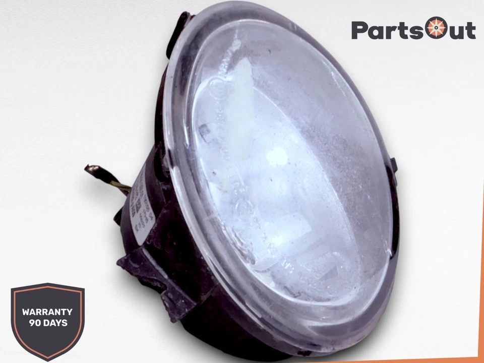 Faro antiniebla derecho BMW 320i 328i 335i 2012-2016 63177248912 OEM usado Foto 2 de 4