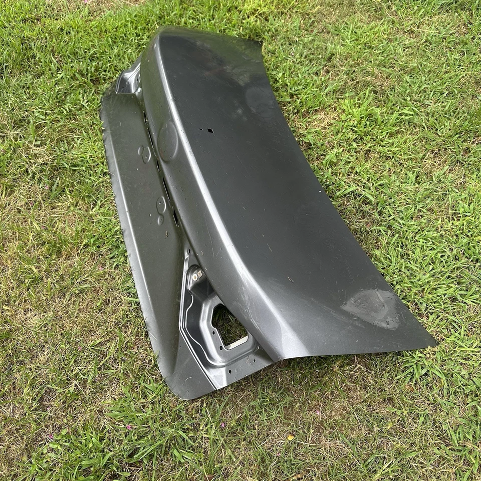 Lexus ES350/ES300H 2016-2018 trasero gris OEM maletero tapa carcasa Foto 3 de 4