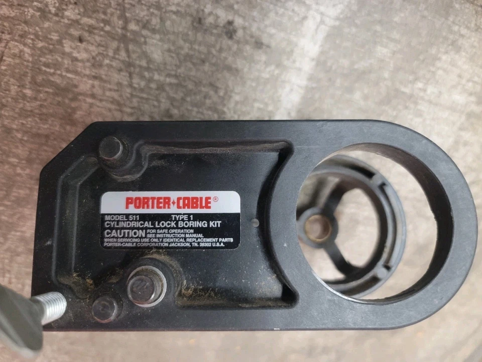 Plantilla perforadora de bloqueo cilíndrico de cable Porter incluye accesorios modelo 511 y estuche Foto 3 de 4