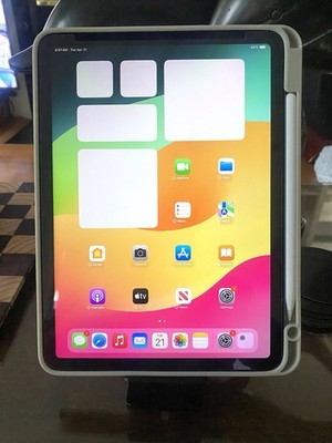 Apple iPad Air 5th Gen M1, 64GB, WiFi Only - Bundled w/ Case +
