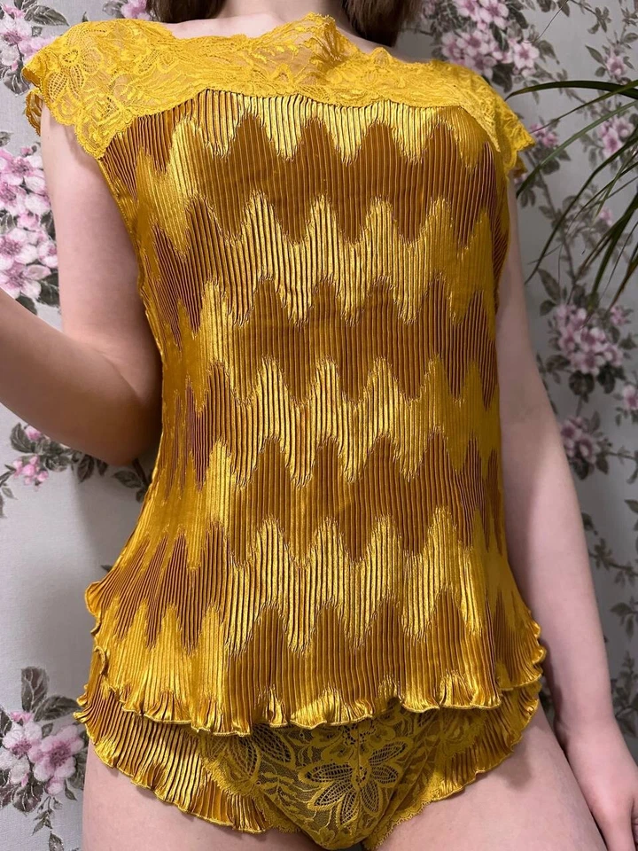 La Perla Vintage Mujer Arrugado 2 Piezas Conjunto Top y Pliegues Cortos Encaje Talla 3 Foto 3 de 4