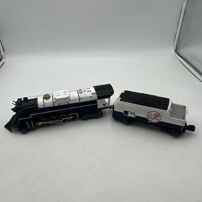 LIONEL O GAUGE 2-8-4 DIECAST NEW YORK YANKEES STEAM LOCOMOTIVE + WHISTLE TENDER