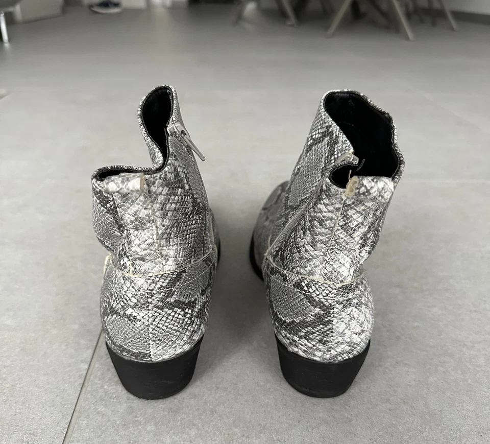 C&A Stiefeletten Gr 41 Grau Damen Schlangenmuster - Bild 3 von 4
