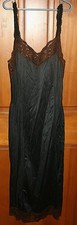 Vintage Wonder Maid Black Nylon Noncling Slip w/ Lace Trim USA