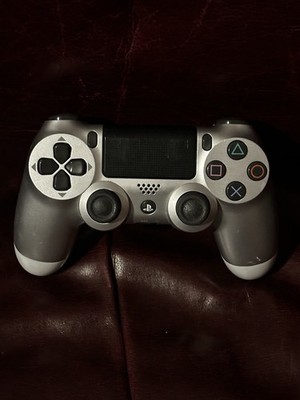 PS4 Dual Shock Wireless Controllers - Silver 