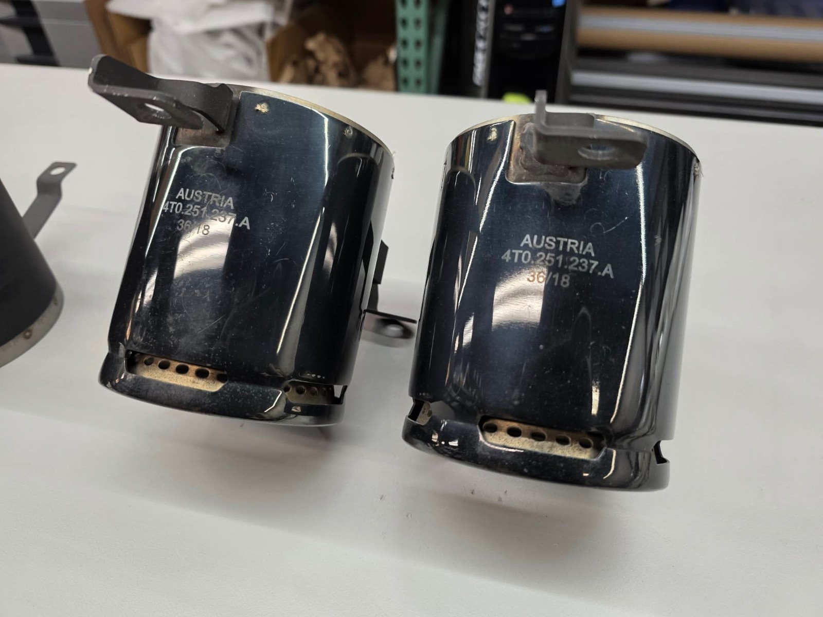 Lamborghini Huracan Performante Left, right Exhaust tailpipes Pair Black P/N 4T0251237A