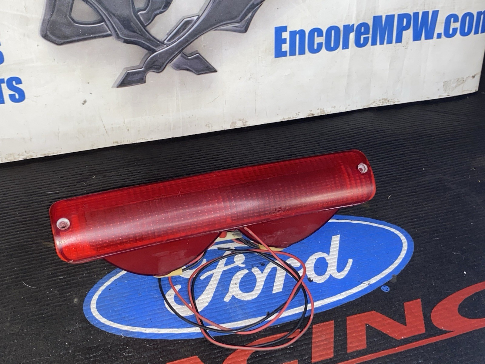 Ford GT 1987-1993 Center brake light