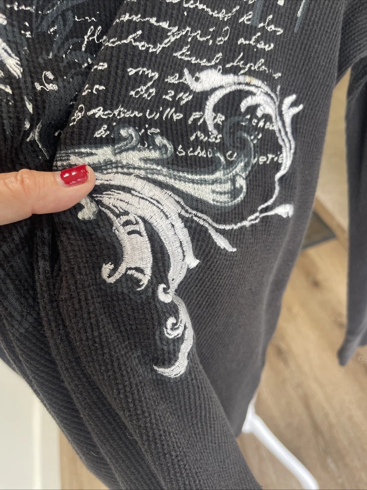 Camisa Térmica Tejida Gofre Estilo Affliction Y2K Hombres Talla M Grunge Trapo Americano DEFECTUOSA Foto 2 de 4