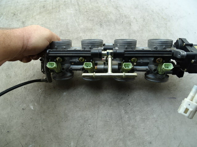 05 06 KAWASAKI ZX6 636 THROTTLE BODIES E-882 | eBay
