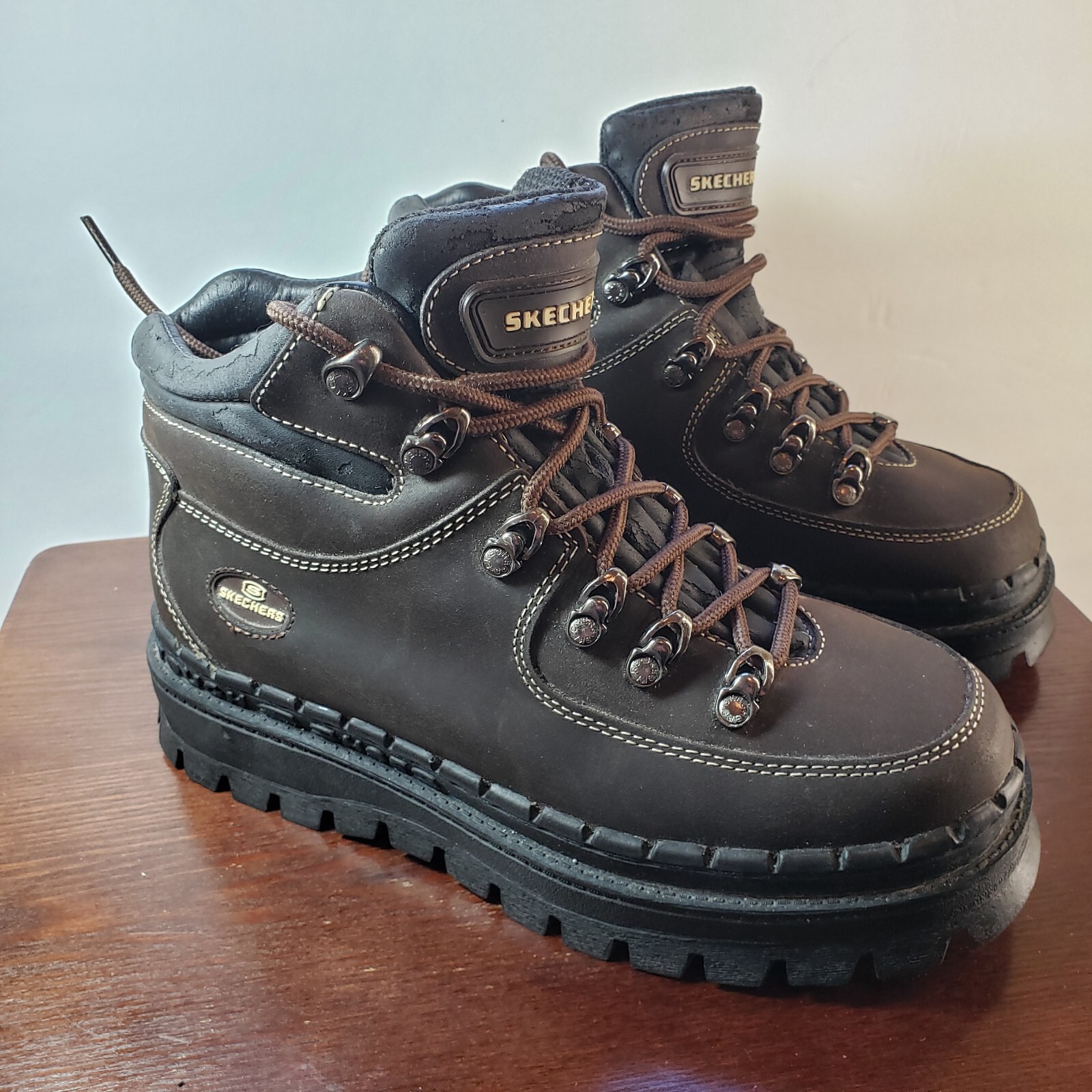 platform boots skechers