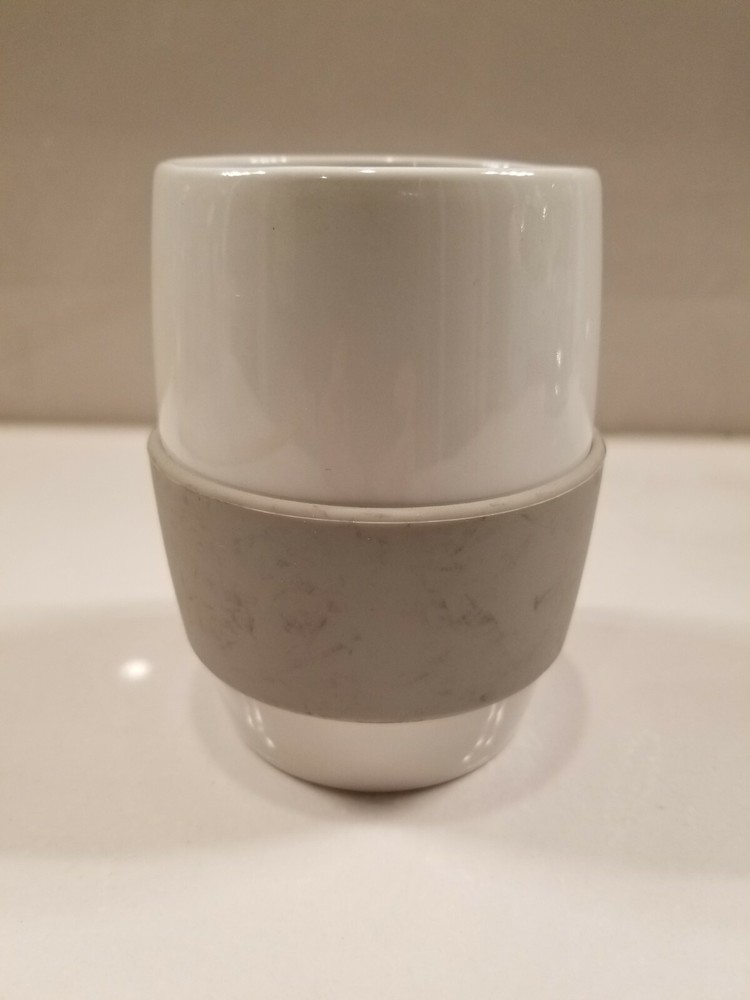 Pampered Chef Egg Cooker White with Gray Gripper No Lid Model B421
