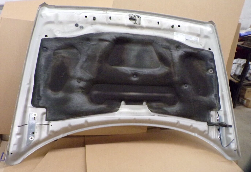 2006 jeep commander hood 2006-2010 " FREE SHIPPING " - Image 4 of 4