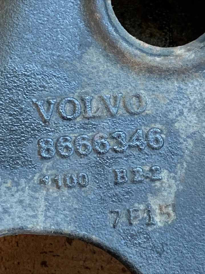 2003-2014 Volvo XC90 Lower Control Arm Rear Right Passenger Side 8666346 OEM - Image 4 of 4