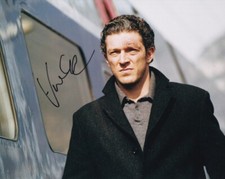 VINCENT CASSEL signed Autogramm 20x25cm AGENTS SECRETS in Person autograph COA