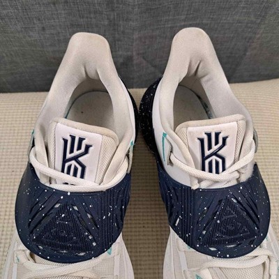 %Size 9.5 Men - Nike Kyrie Low 3 Team White Midnight Navy 2020 CW6228-100 / A 28 Size 9.5 Men - Nike Kyrie Low 3 Team White Midnight Navy  main image 4