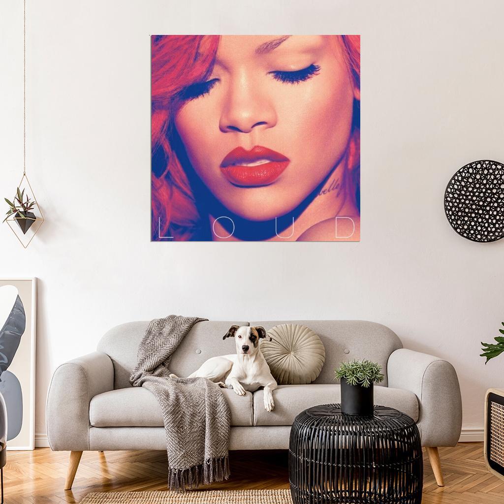 558709 Rihanna 