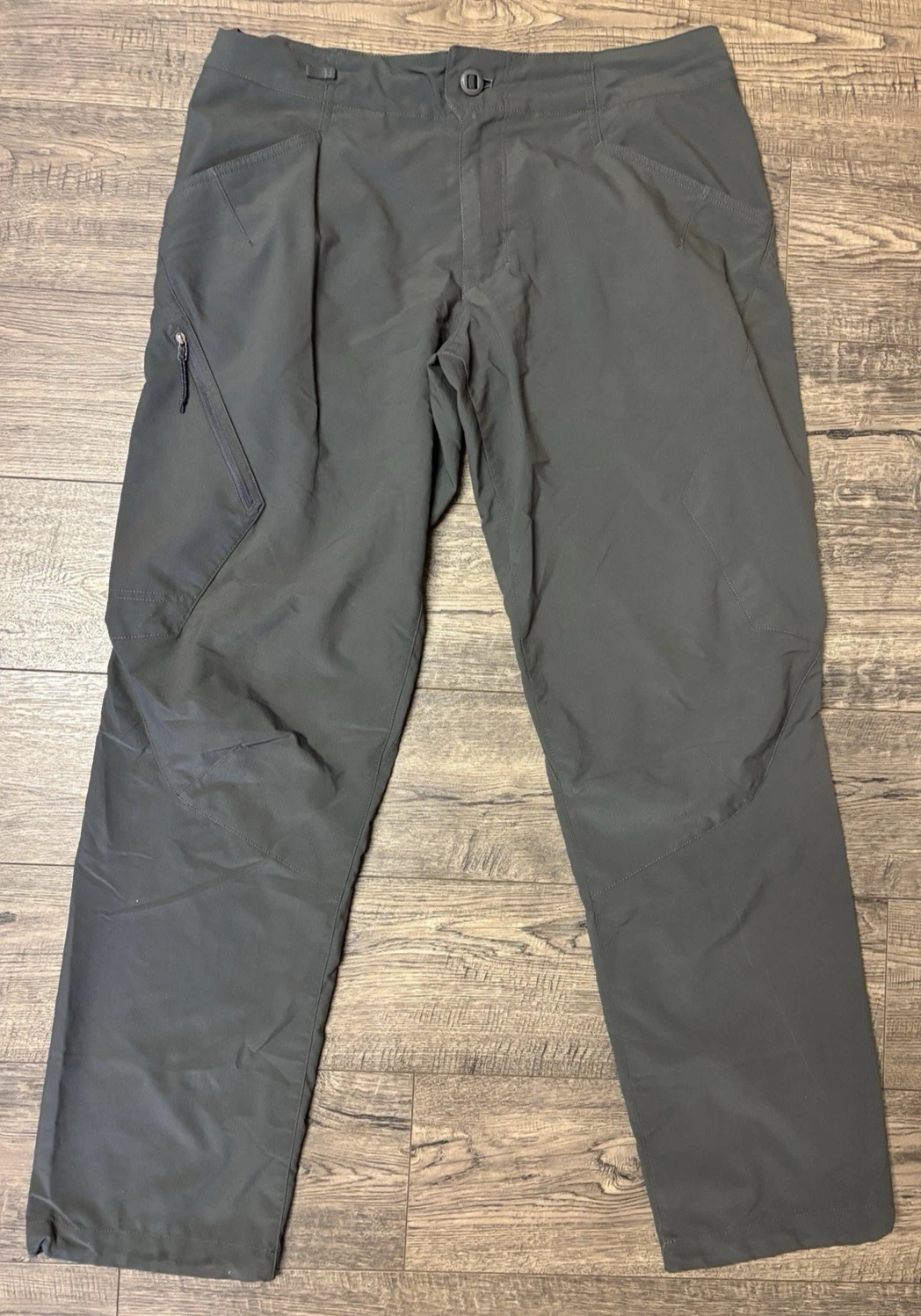 Patagonia Mens 33 Gray Nylon RPS Rock Climbing Cargo Pants Hiking 83071 Gorpcore
Opens in a new wind