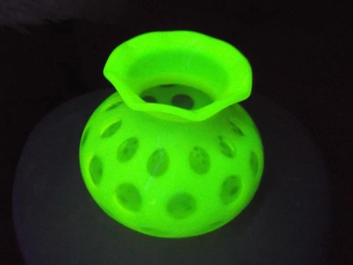 Vintage Fenton Thumbprint Opalescent Uranium Glass Vase 7x6.5