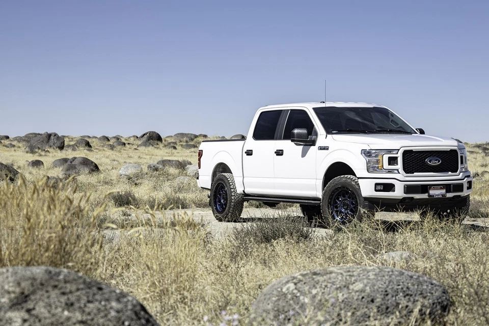 KMC KM549 Grs 17x8,5 6x5,5 azul medianoche con rueda labial negra brillante llanta de 17" 0 mm Foto 4 de 4