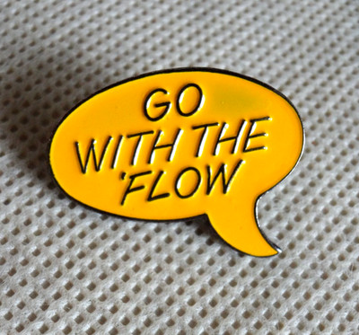 GO WITH THE FLOW ~ Boddingtons ~ Werbung ~ PIN BADGE