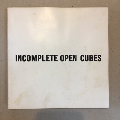 希少）ソル・ルウィット Incomplete Open Cubes の初版本。 Sol Lewitt 