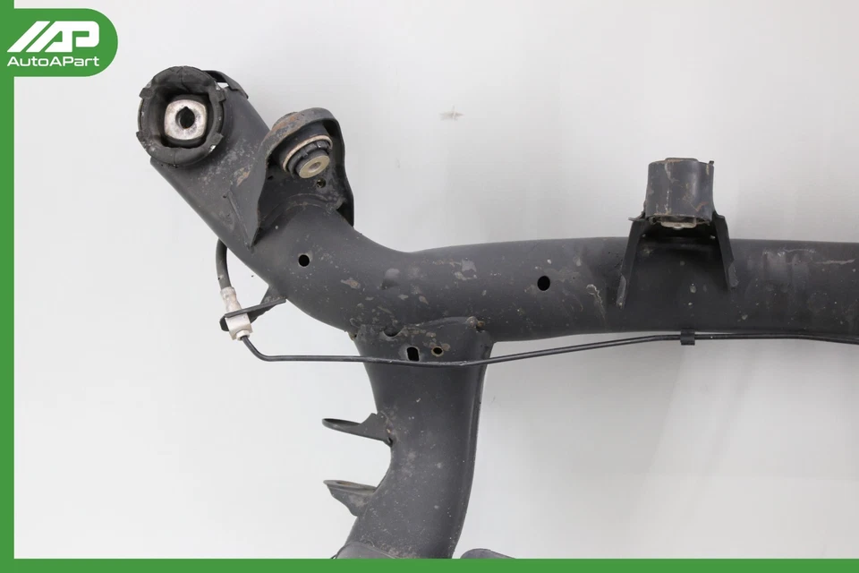 ✅ 06-13 BMW E90 335d 128i eje trasero subchasis travesaño portaaviones 3331678371 OEM Foto 2 de 4