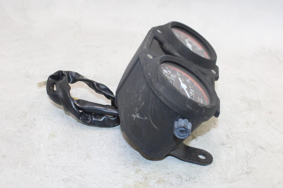 80-81 SUZUKI GS250T OEM MEDIDORES MEDIDOR VELOCÍMETRO Foto 4 de 4