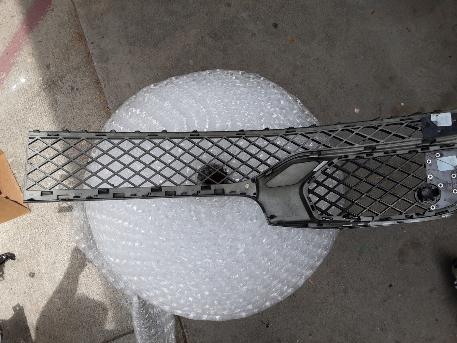 BENTLEY FLYING SPUR GRILLE LEFT LOWER BUMPER 2020 2021 2022 3SE 807 683 OEM