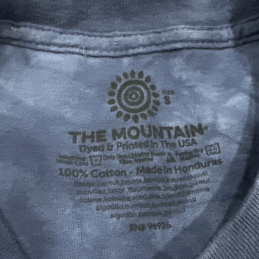 The Mountain Wolf and American flag shirt small View 2