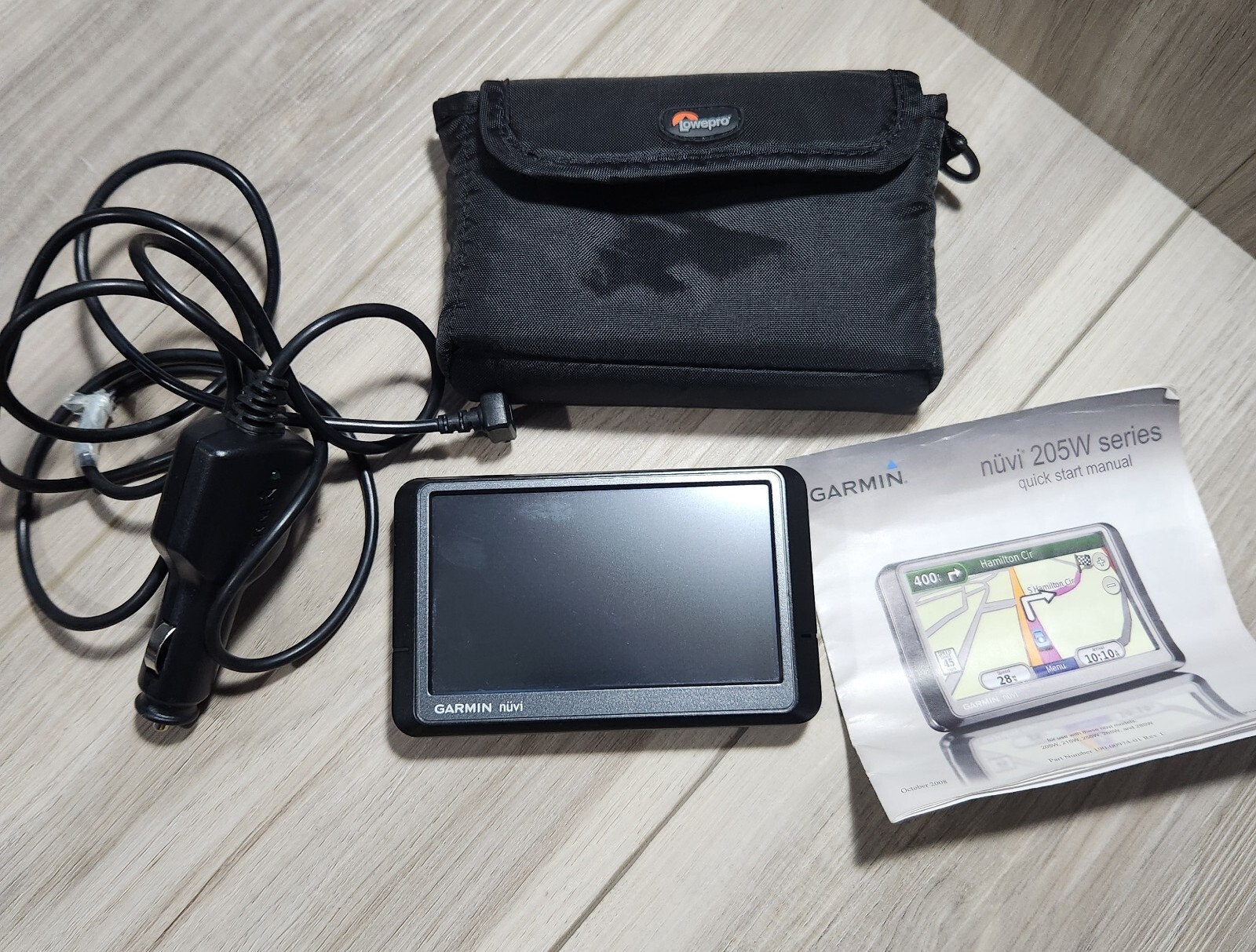 Garmin Nuvi 255W GPS Navigation bundle with Car charging cable TESTED