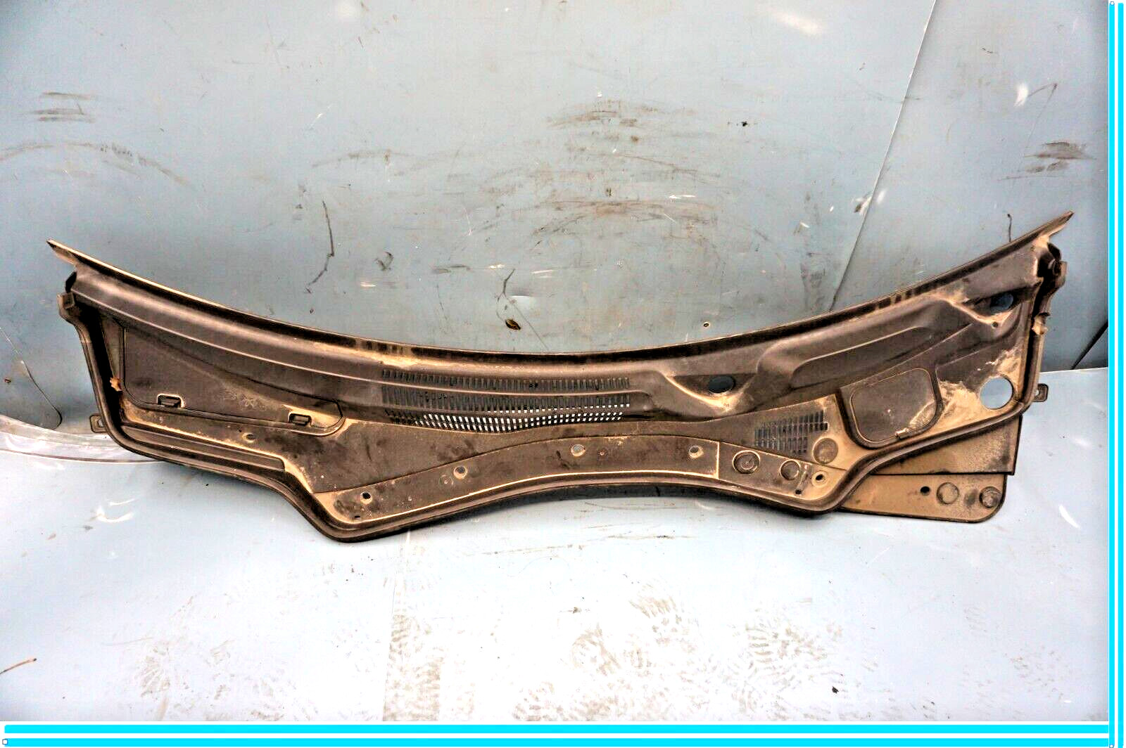 14-17 Maserati Ghibli Windshield Wiper Cowl Cover Panel Grille Oem