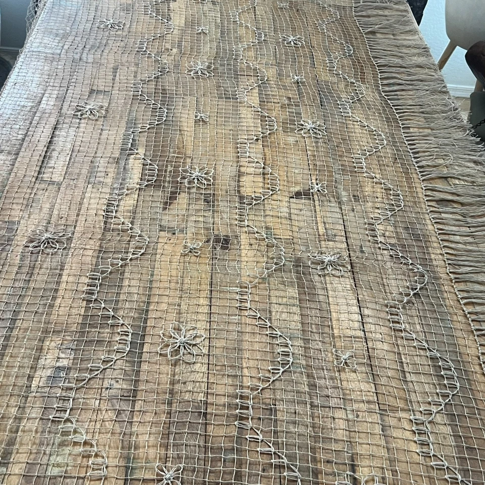 Cortina Multiuso Flecos Red Crochet Vintage Floral Ondulada Beige 112" x 90" Foto 4 de 4