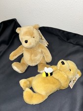 Vtg Gund Disney Classic Winnie The POOH Sitting, Lying Bee Bear Plush w / Tags 2