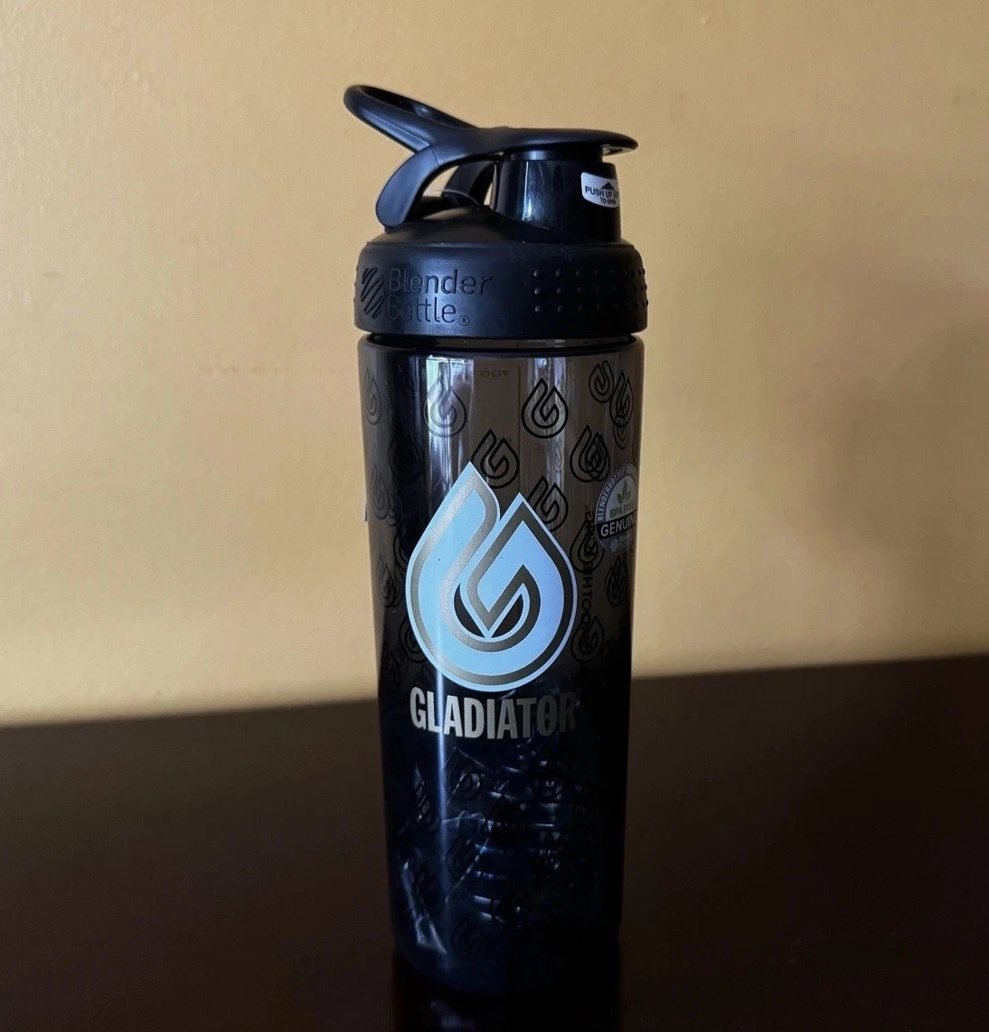 Gladiator Protein Blender Bottle, BPA Free 24 Oz, Dishwasher Safe, Brand New!