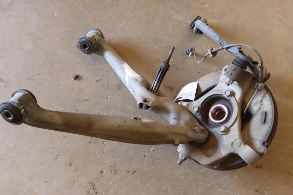 Chevy/GMC SUBURBAN 2015-2016 4x4 eje delantero izquierdo nudillo buje brazo de control OEM Foto 4 de 4