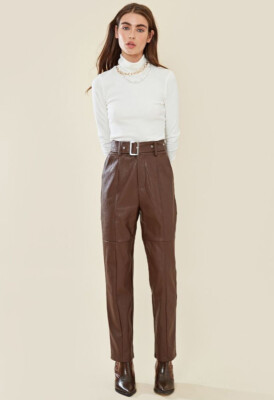 Damen Kunstleder Hose mit hohem Bund und Gürtel