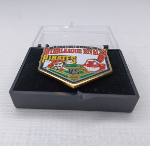 Cleveland Indians VS Pittsburgh Pirates MLB Interleague Rivals Baseball Pin 1997 - Picture 7 of 9