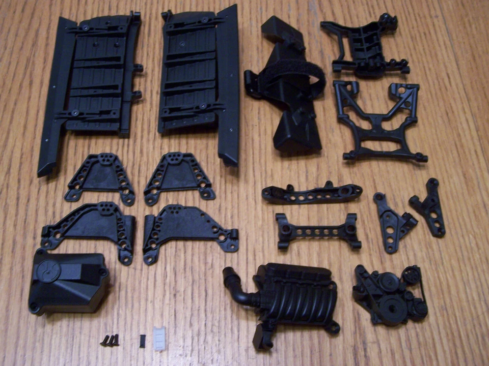 Axial SCX10 III Jeep JLU Wrangler Battery Receiver Box Motor Cover Chassis Brace - Image 2 of 2