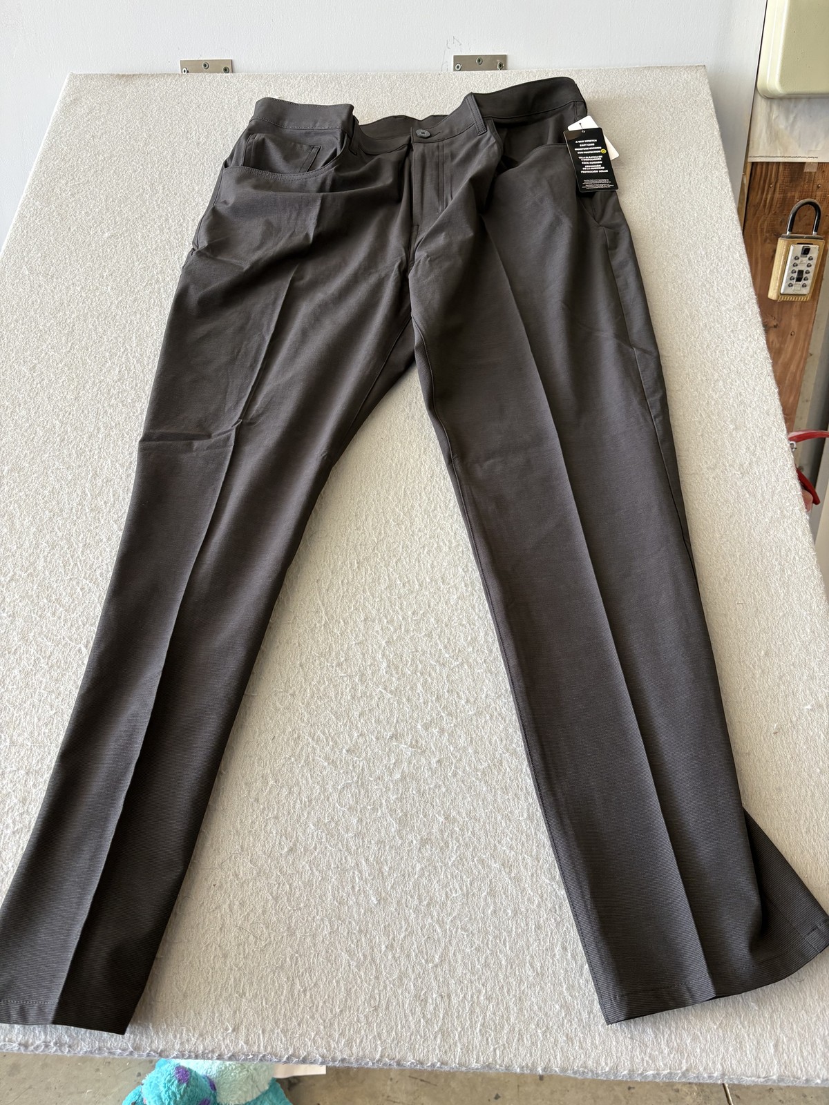 NWT PGA TOUR Men's Course Comfort 4-Way Stretch Golf Pants Black Heather 38x32