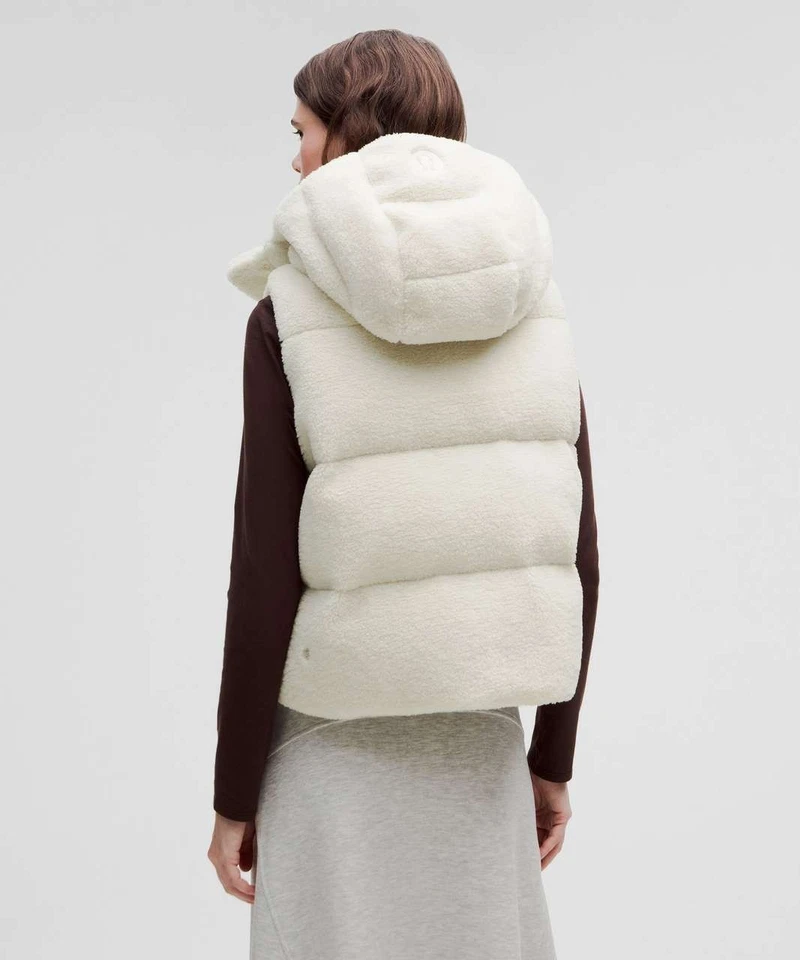 Chaleco acolchado de lana Sherpa recortado Lululemon Wunder Puff 0 XS 550 relleno plumón de ganso Foto 2 de 4