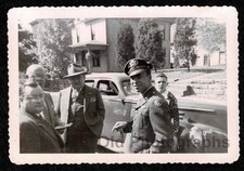 WW2 ERA SOLDIER DRESS UNIFORM w/MEN CAR OLD/VINTAGE PHOTO- I175