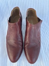 Nine West dress shoe comfortable dressl shoe Size 8M (has Some Damage Inside)