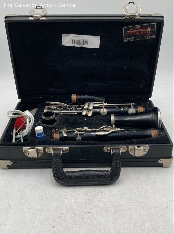 Vito Black Musical Instrument Student Clarinet With Hard Carrying Case
