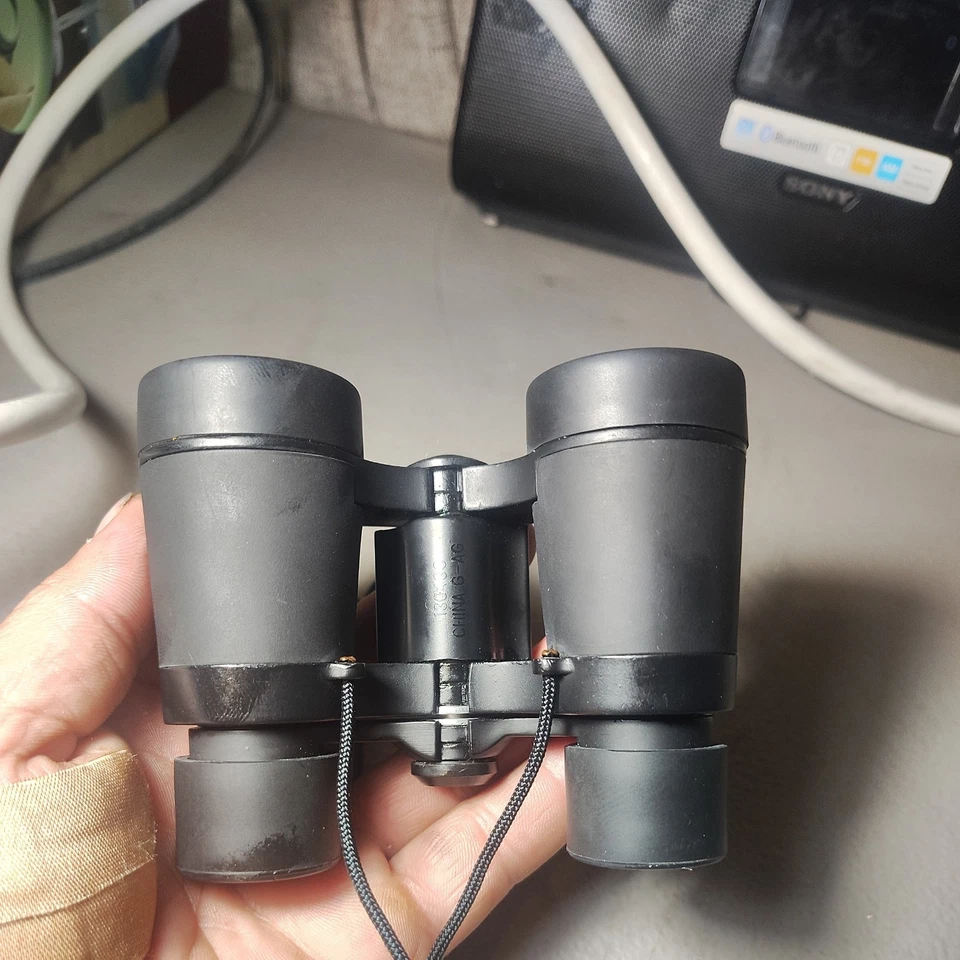 Bushnell Powerview 4x30 Insta Focus Compact Binoculars Black with case.. - Image 3 of 4